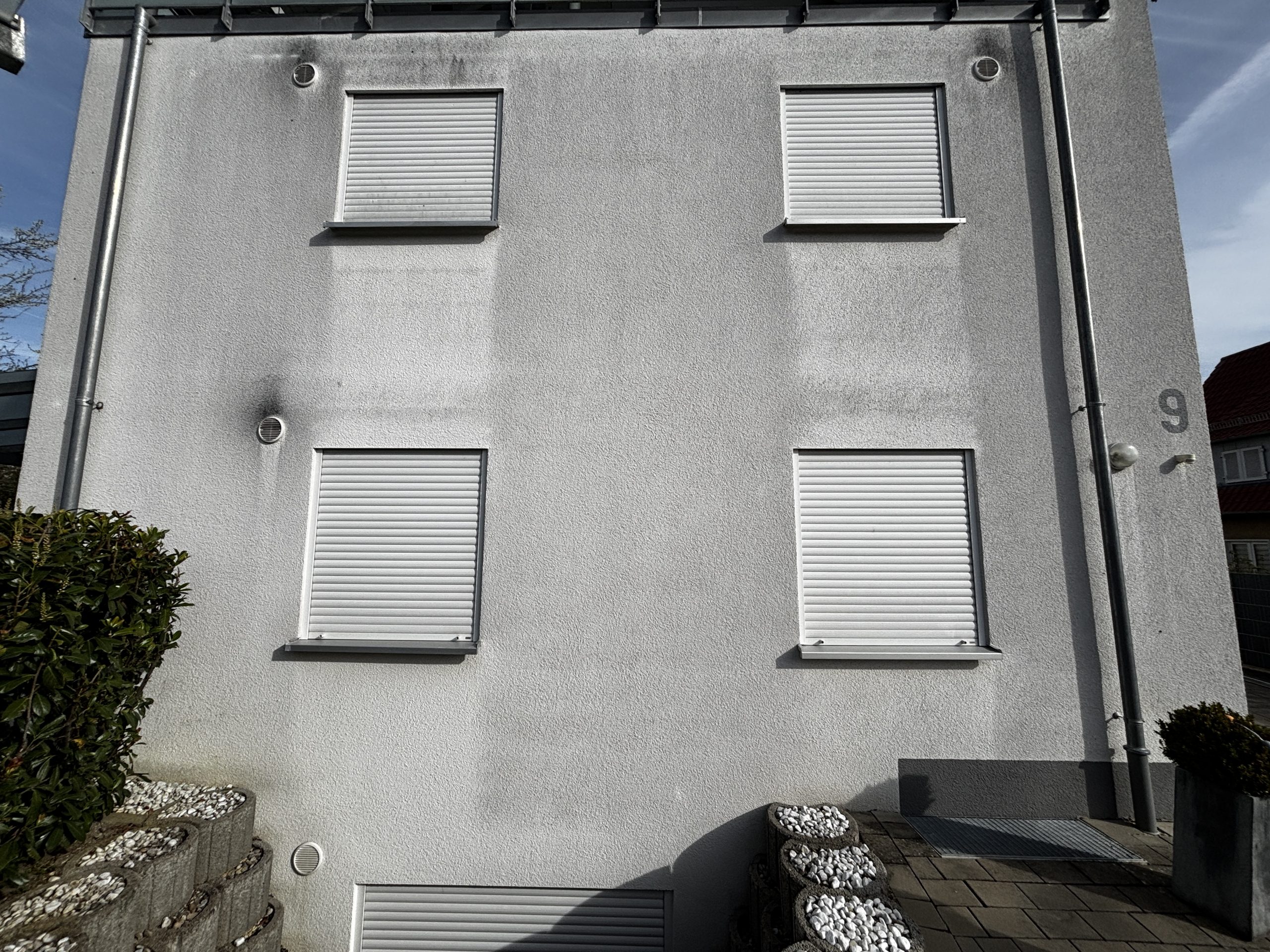 Hausfassade vor der Fassadenreinigung