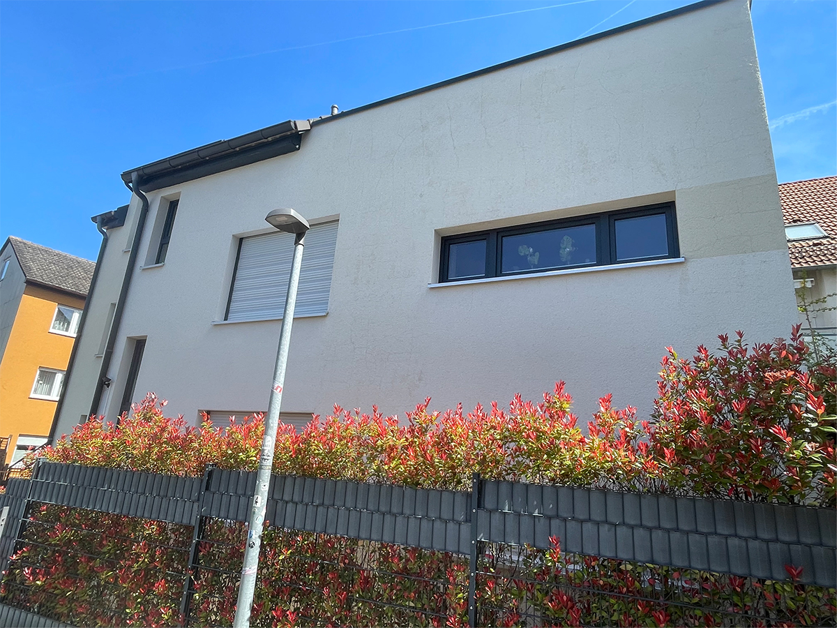 Hausfassade in Ditzingen nach der Fassadenreinigung